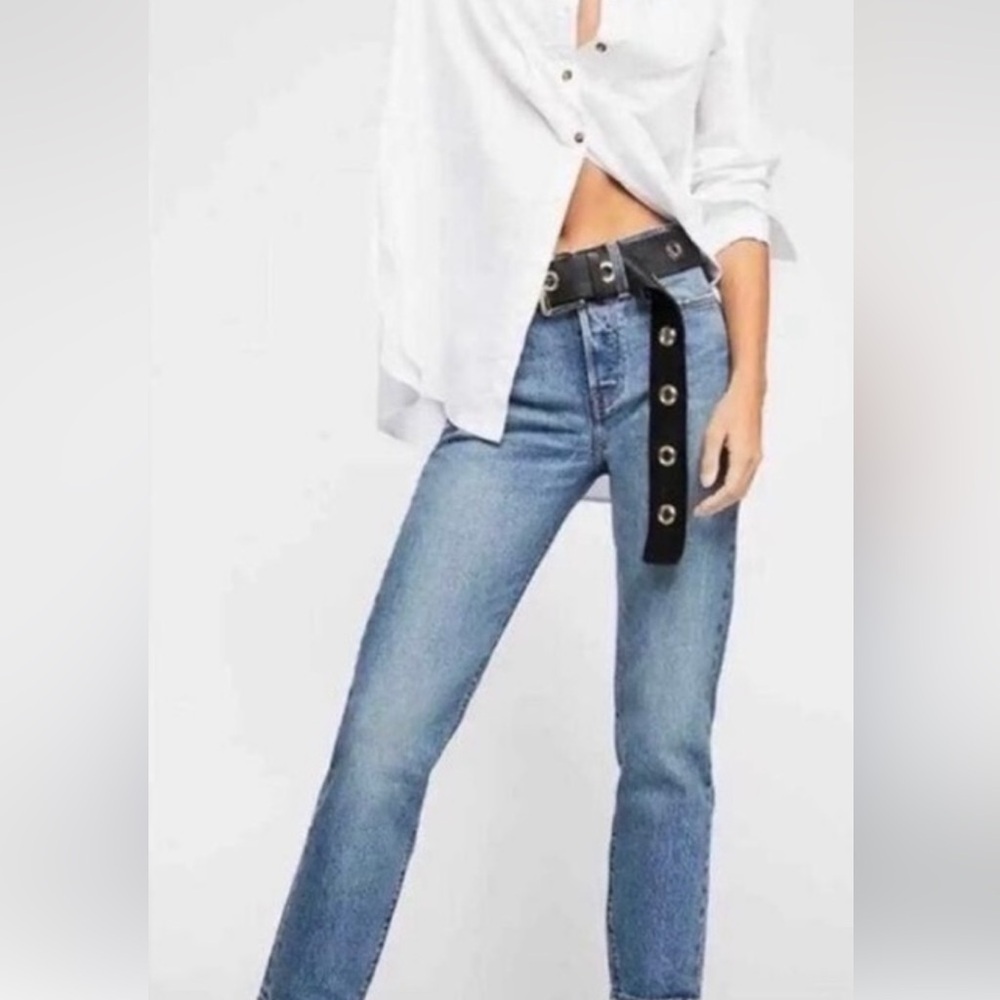 50%off w❤️
 Levi’s Wedgie  Jeans Size 26’inseam 27